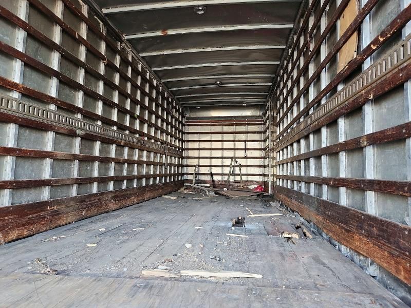 2005 Hino 338 box Truck