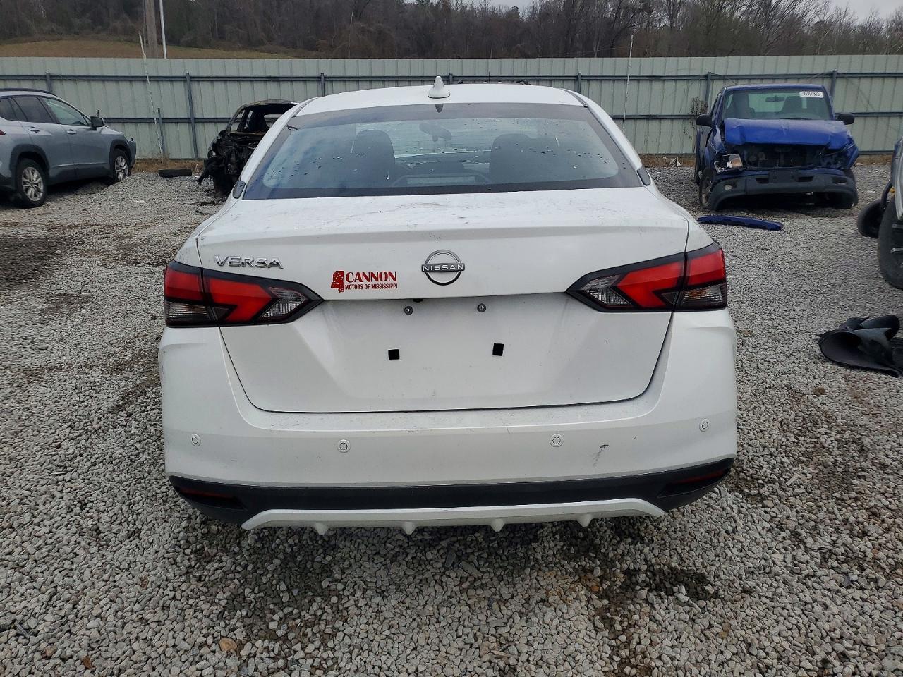 2025 Nissan Versa sv