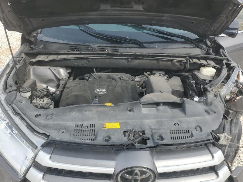 2017 Toyota Highlander se