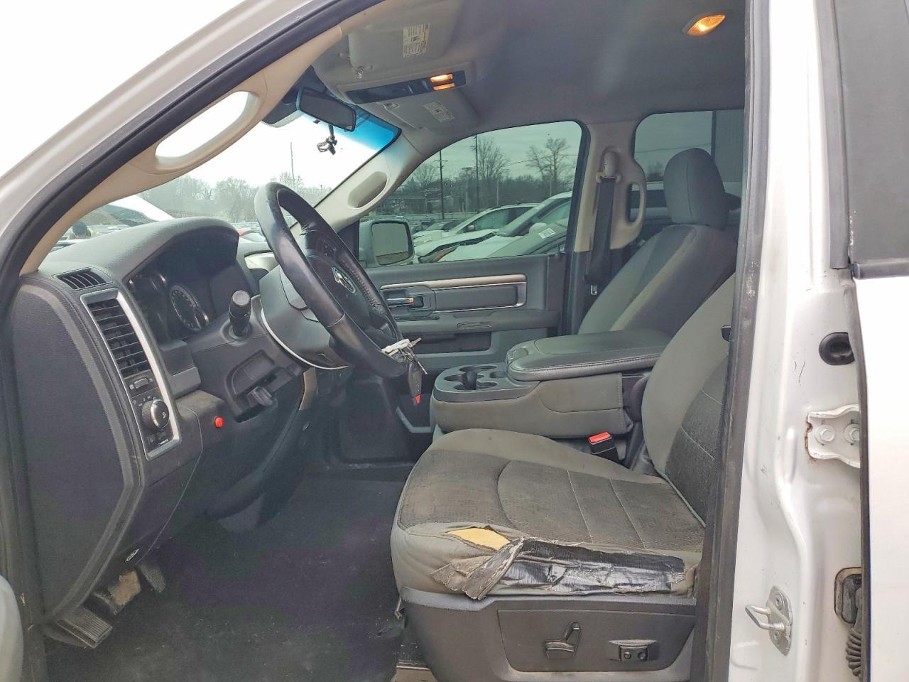 2013 Dodge Ram 1500 slt