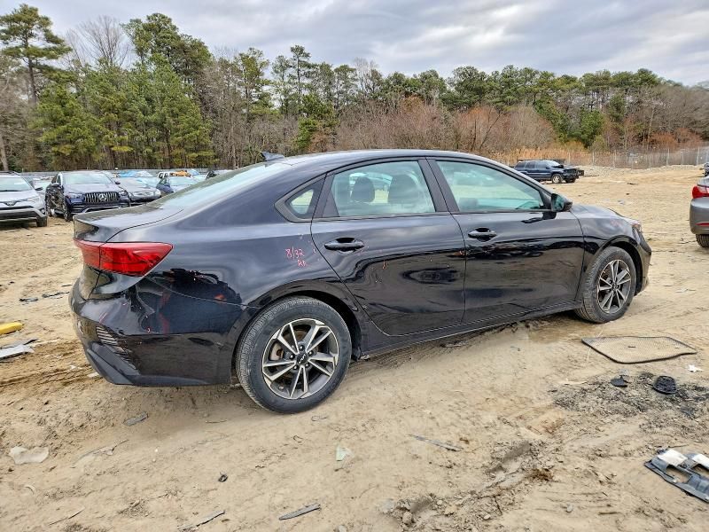 2022 KIA Forte fe