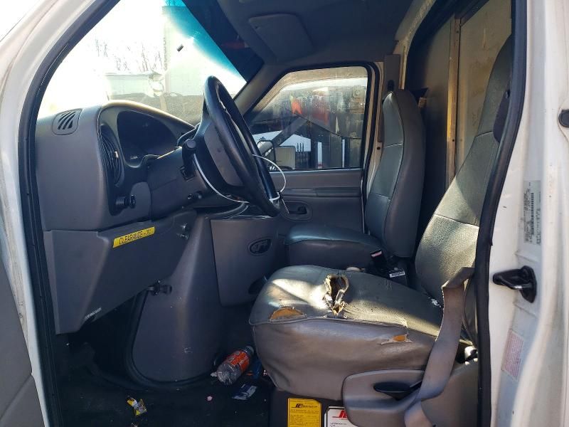 1999 Ford E450 box Truck