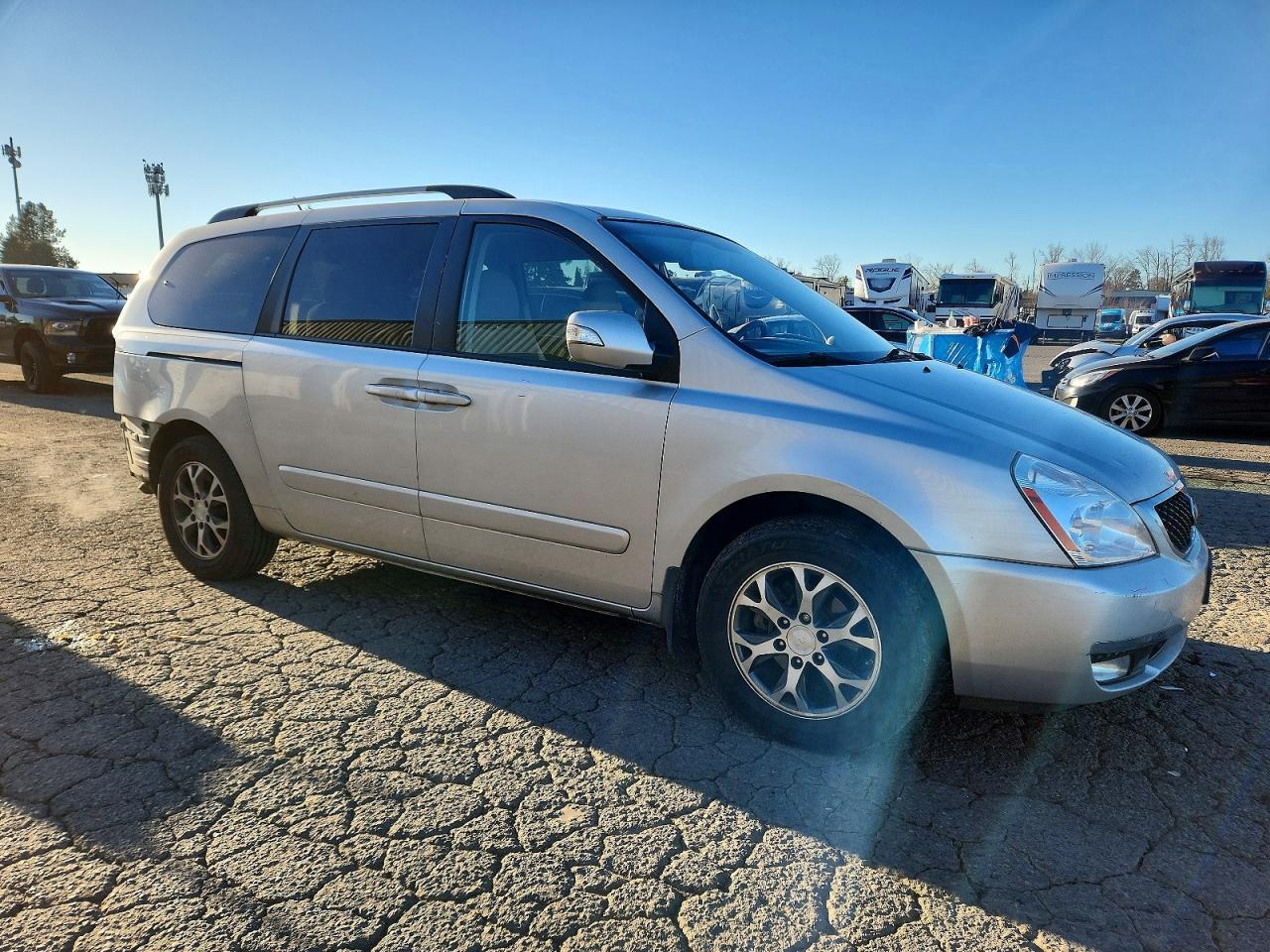 2014 KIA Sedona lx