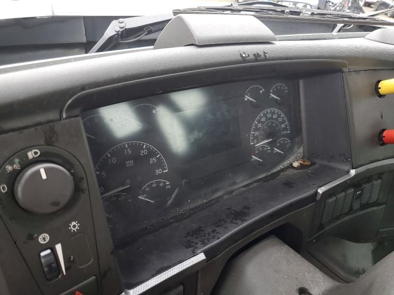 2025 Volvo VNR Semi Truck