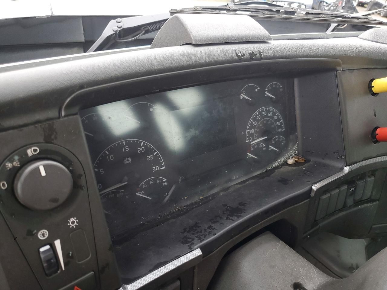 2025 Volvo VNR Semi Truck