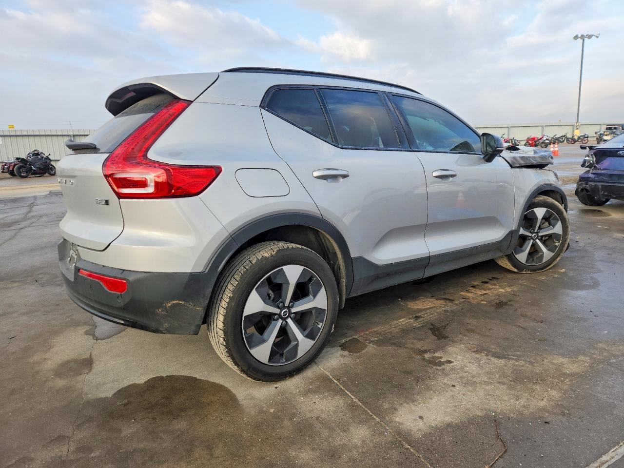 2024 Volvo Xc40 Plus