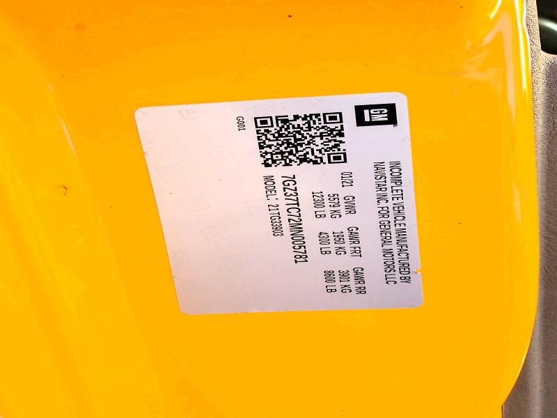 2021 GMC Savana Cut-box Truck