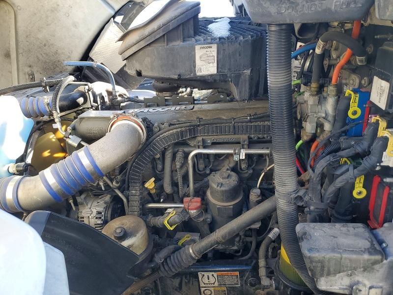 2016 Peterbilt 579 Semi Truck