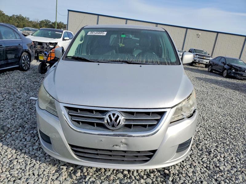 2010 Volkswagen Routan se