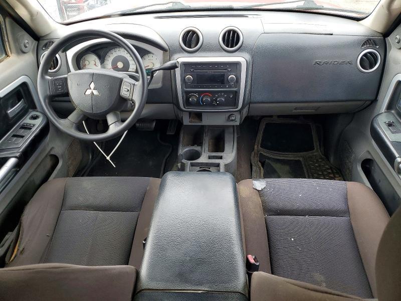 2009 Mitsubishi Raider LS