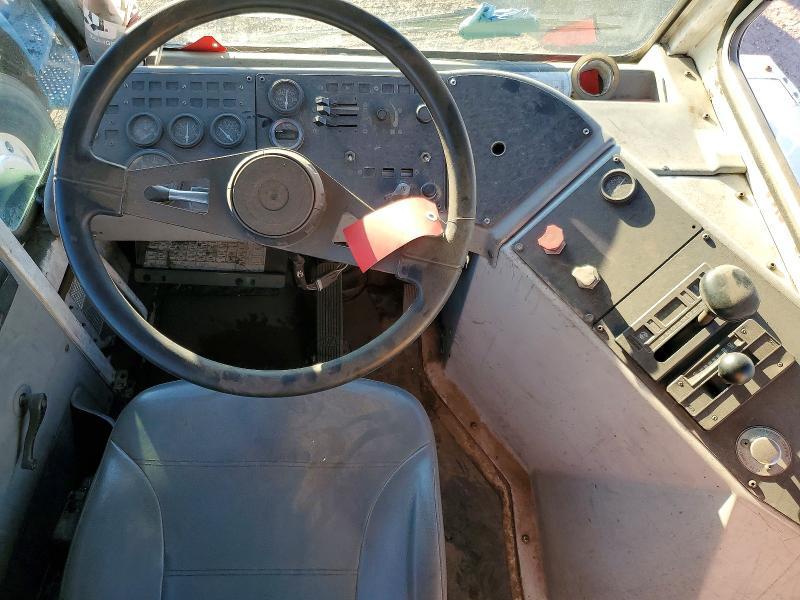 2010 Ottawa Yard Tractor 2009 Otta Tractor