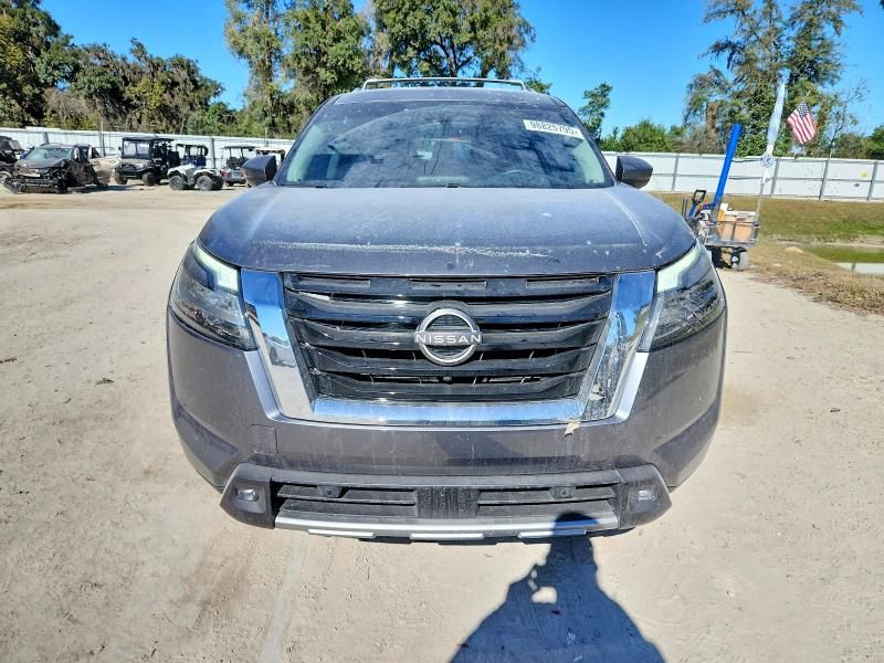 2022 Nissan Pathfinder sl