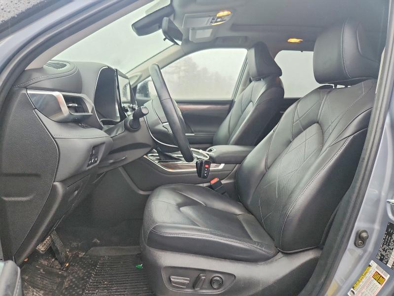 2022 Toyota Highlander Platinum