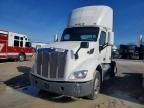 2016 Peterbilt 579 Semi Truck