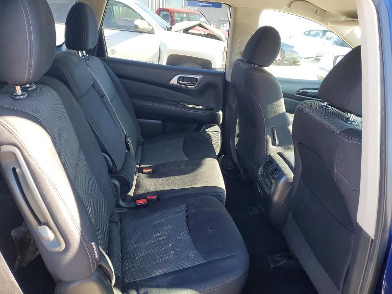 2020 Nissan Pathfinder sv