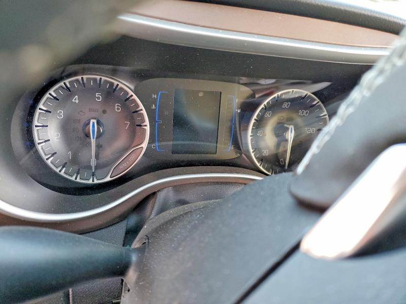 2024 Chrysler Voyager lx