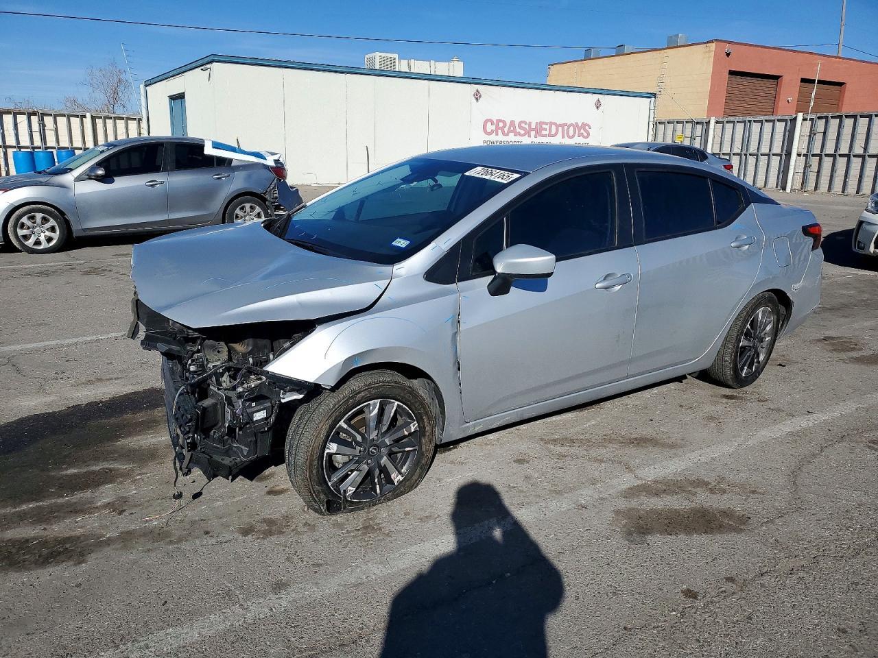 2025 Nissan Versa sv