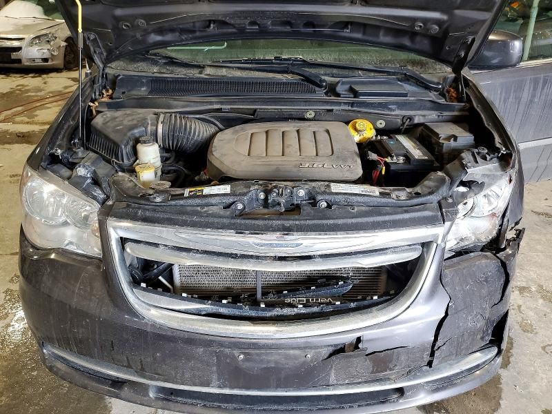 2015 Chrysler Town & Country Touring