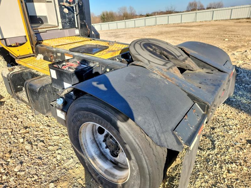 2016 Kalmar Ottawa T2 Yard Truck