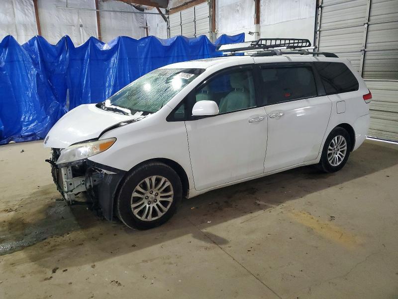 2011 Toyota Sienna xle