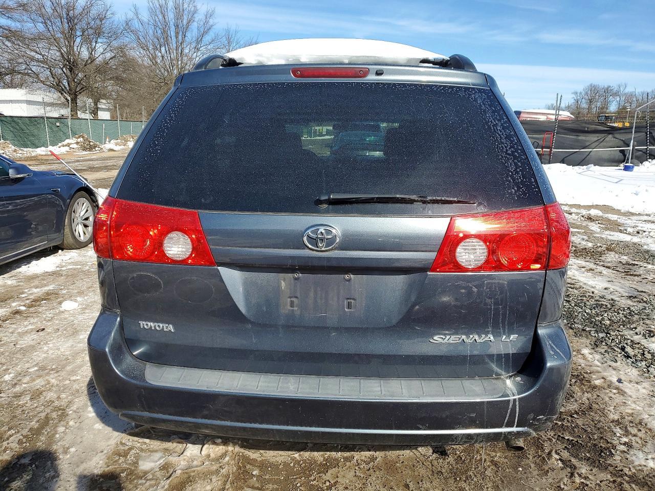 2010 Toyota Sienna ce
