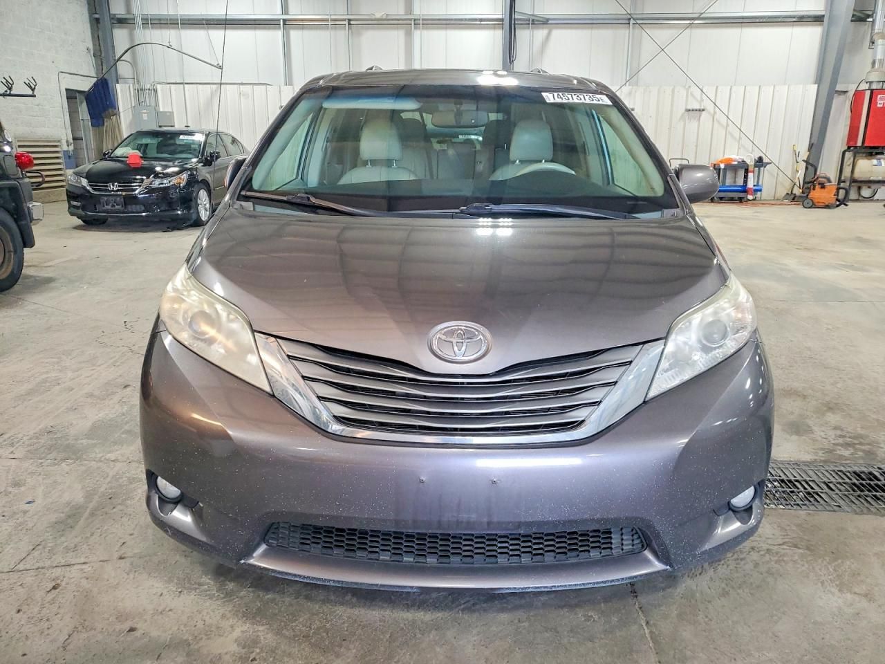 2013 Toyota Sienna xle