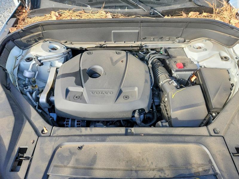 2022 Volvo Xc90 T6 Momentum