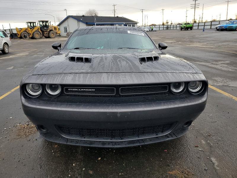 2015 Dodge Challenger sxt