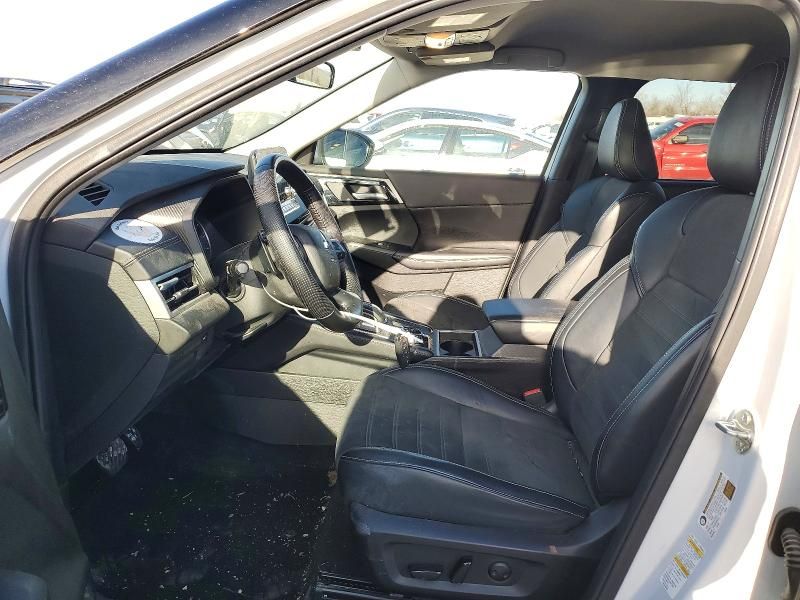 2023 Mitsubishi Outlander se