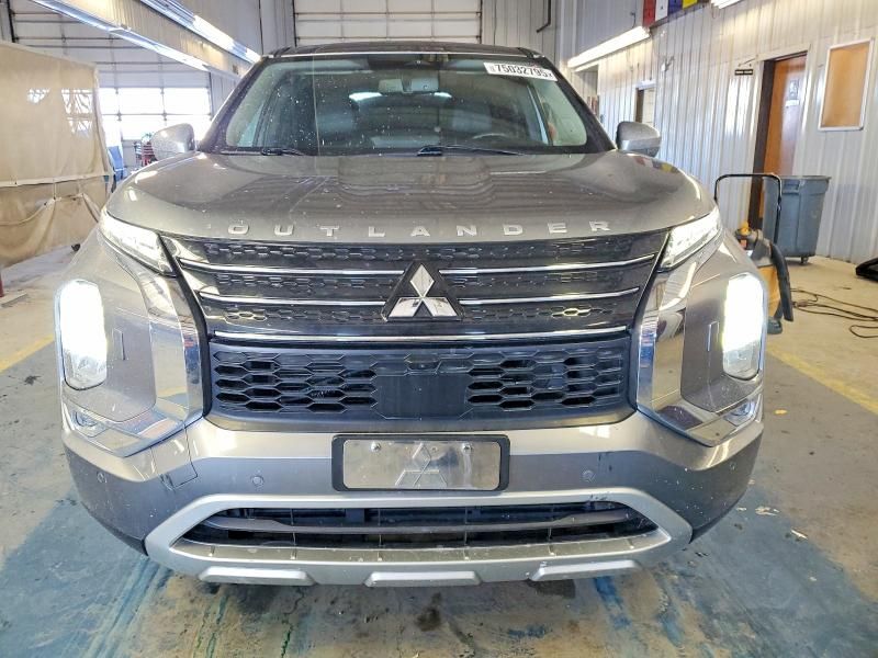 2022 Mitsubishi Outlander se