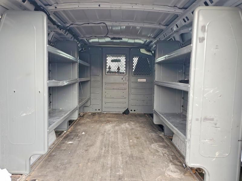 2017 GMC Savana G2500 Utility / Service van