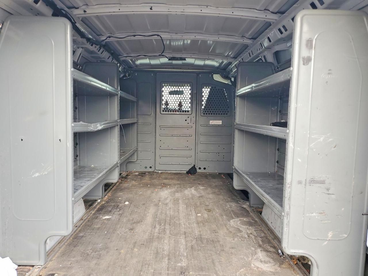 2017 GMC Savana G2500 Utility / Service Van