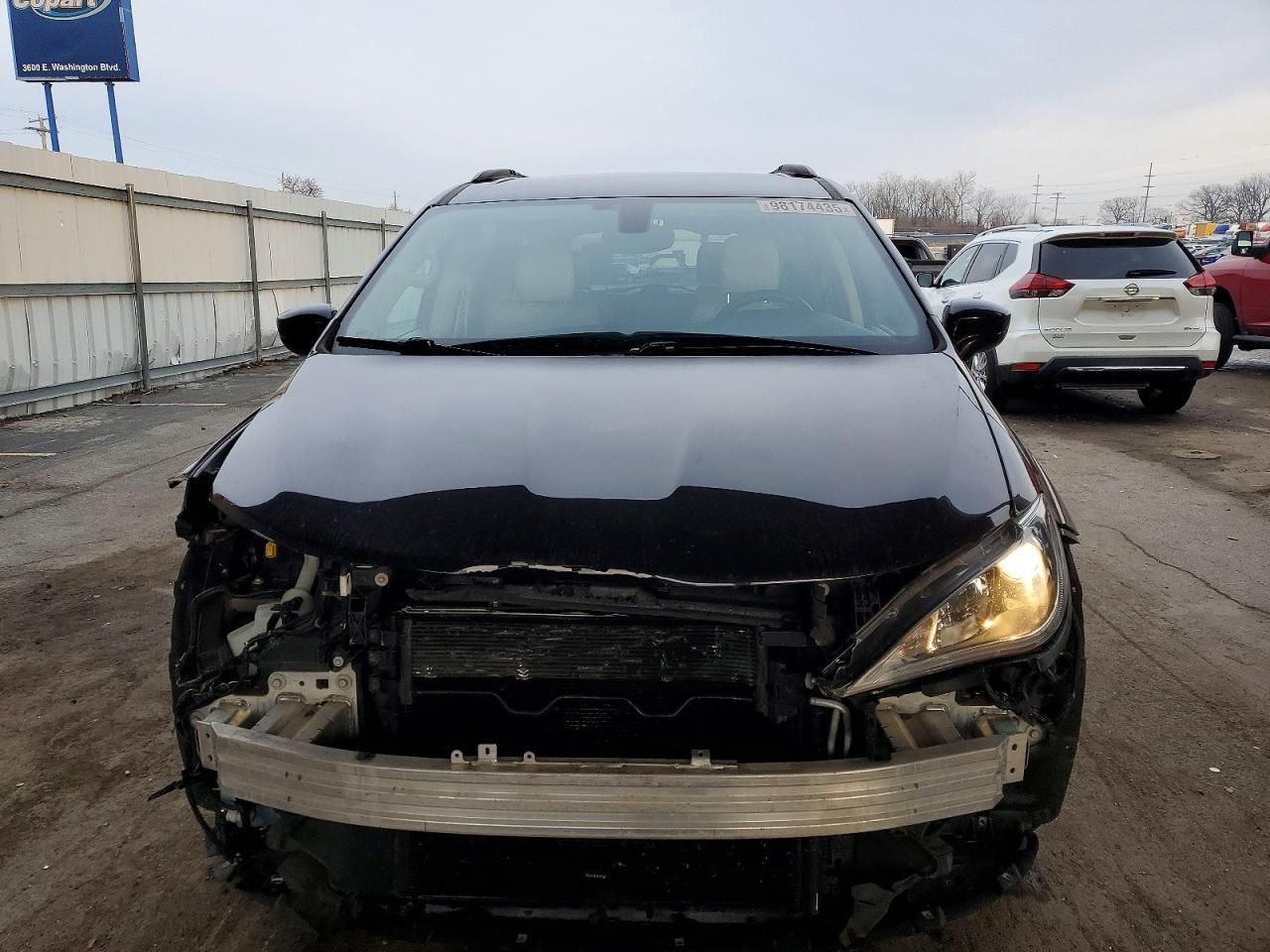 2017 Chrysler Pacifica Touring l