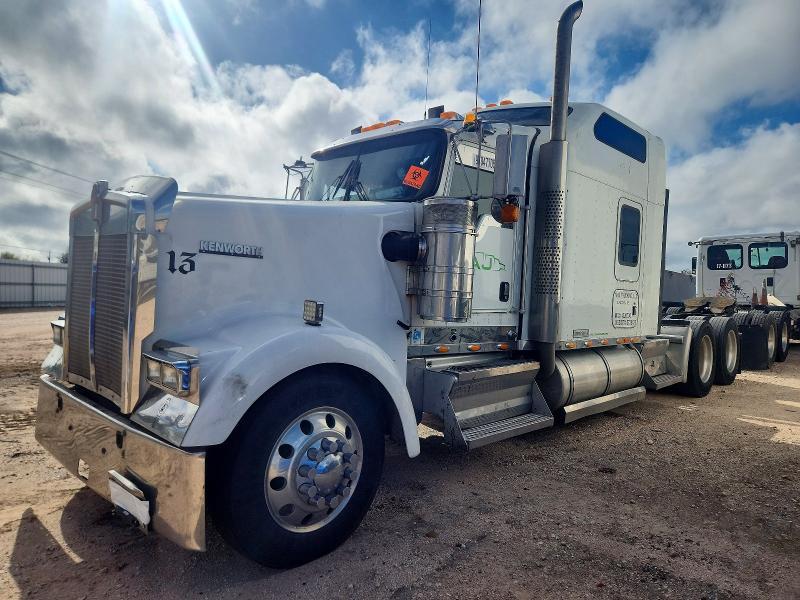 2007 Kenworth W900 Semi Truck