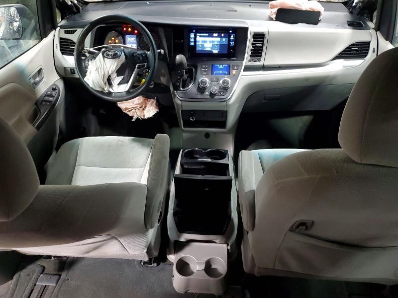 2016 Toyota Sienna le