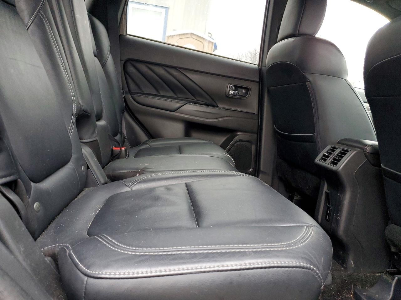 2021 Mitsubishi Outlander fe