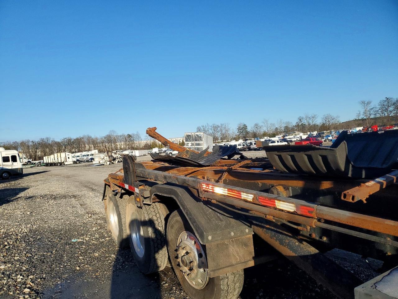 2021 Western Star Roll-OFF Container Truck
