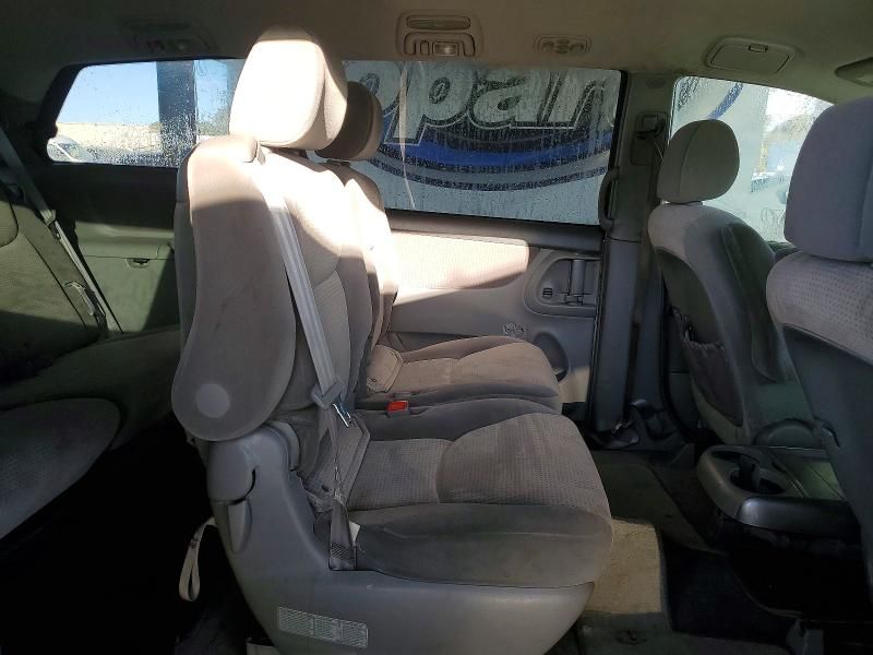 2006 Toyota Sienna l 7-passenger
