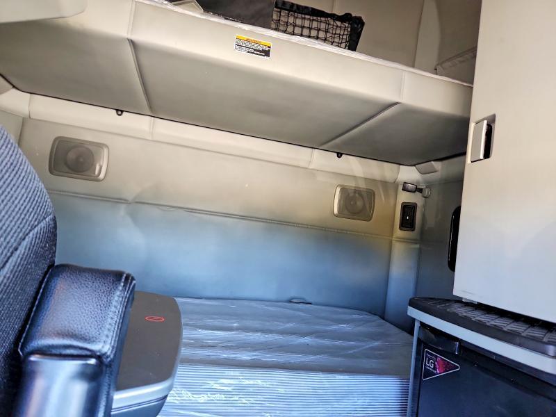 2021 Kenworth T680 Semi Truck