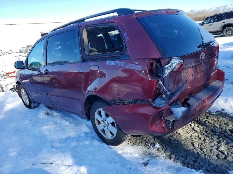 2010 Toyota Sienna ce