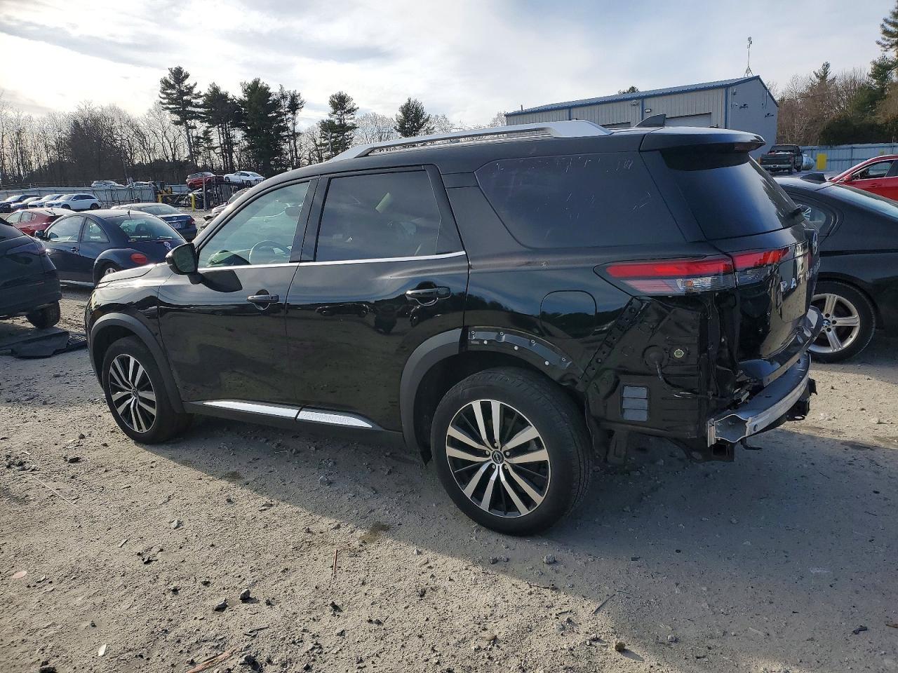 2023 Nissan Pathfinder Platinum