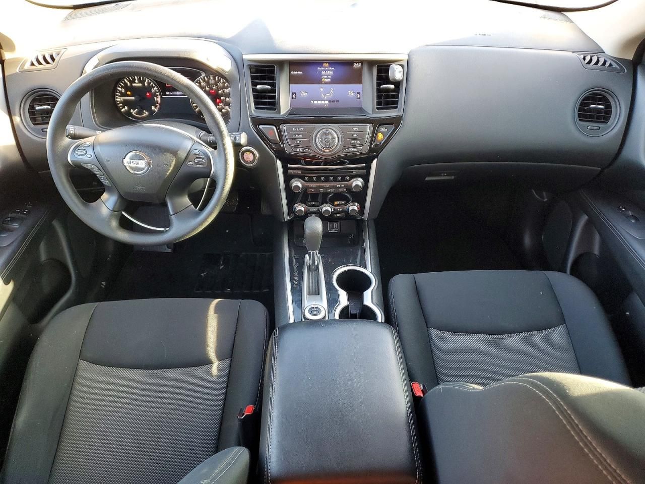 2019 Nissan Pathfinder s