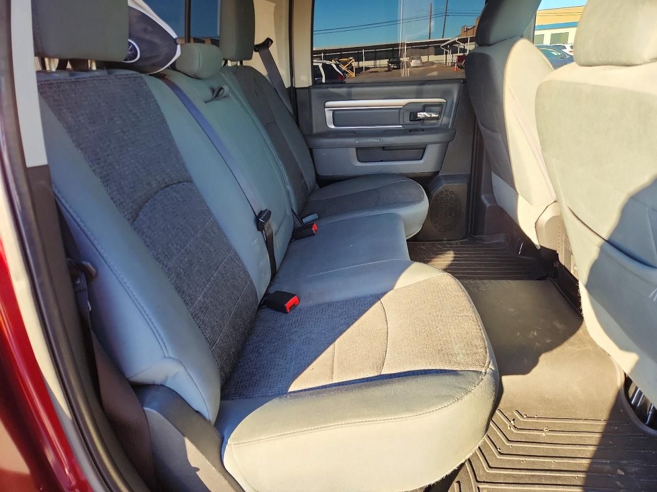 2016 Dodge Ram 1500 slt