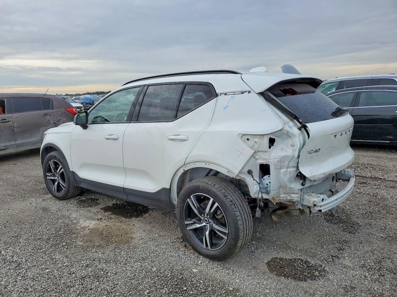 2024 Volvo Xc40 Core