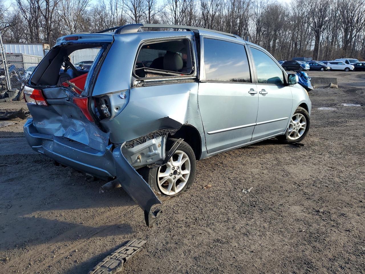 2004 Toyota Sienna xle