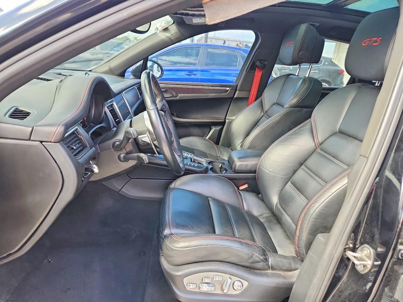 2017 Porsche Macan gts