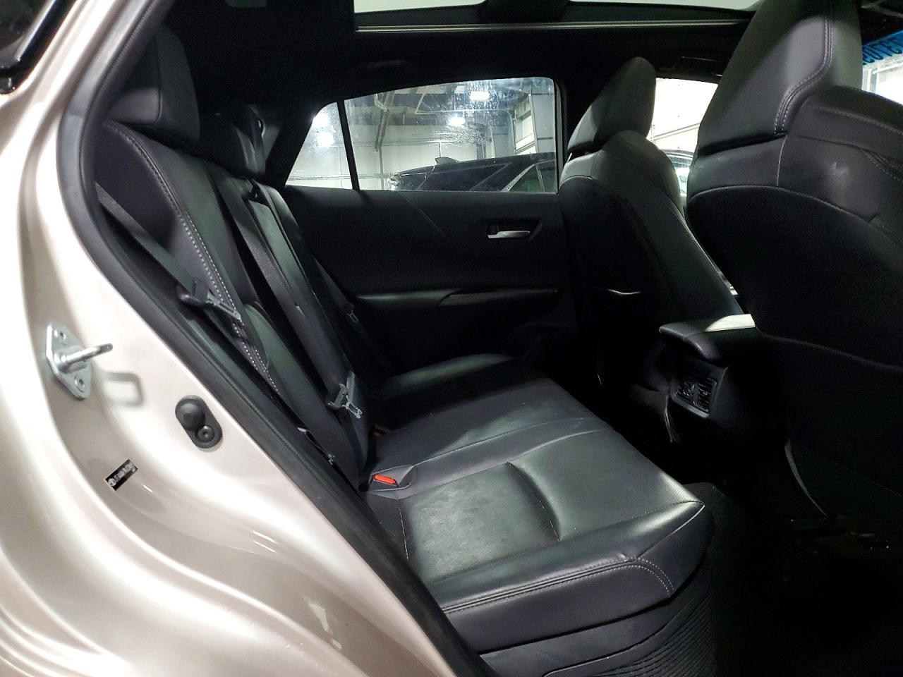 2021 Toyota Venza le