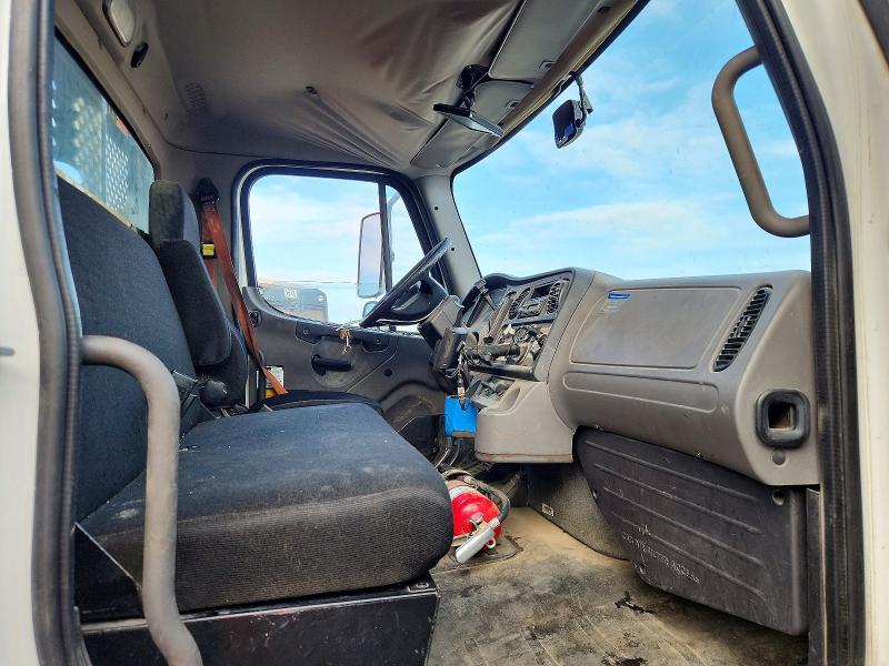 2017 Freightliner Business Class M2 Flatbed Truck