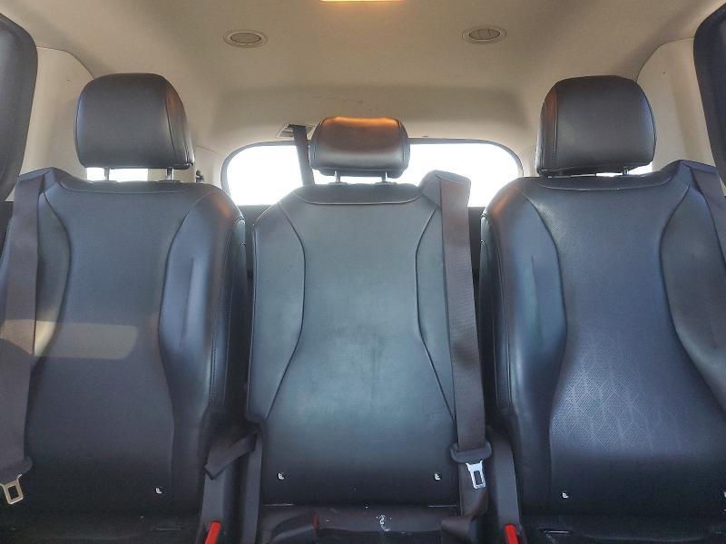 2022 KIA Carnival lx