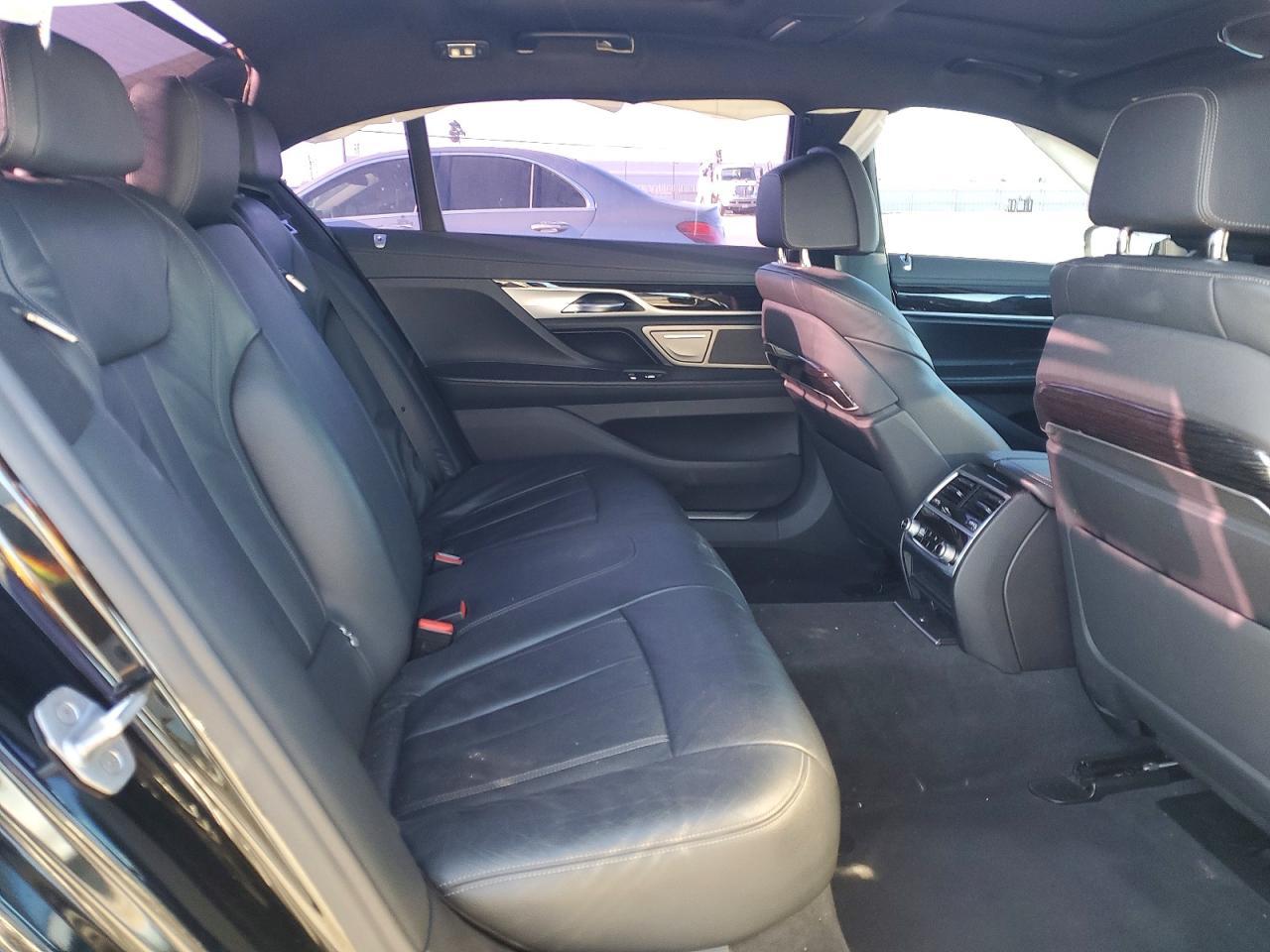 2021 BMW 740 i